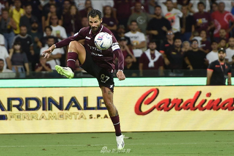 压制对手的 压制对手的