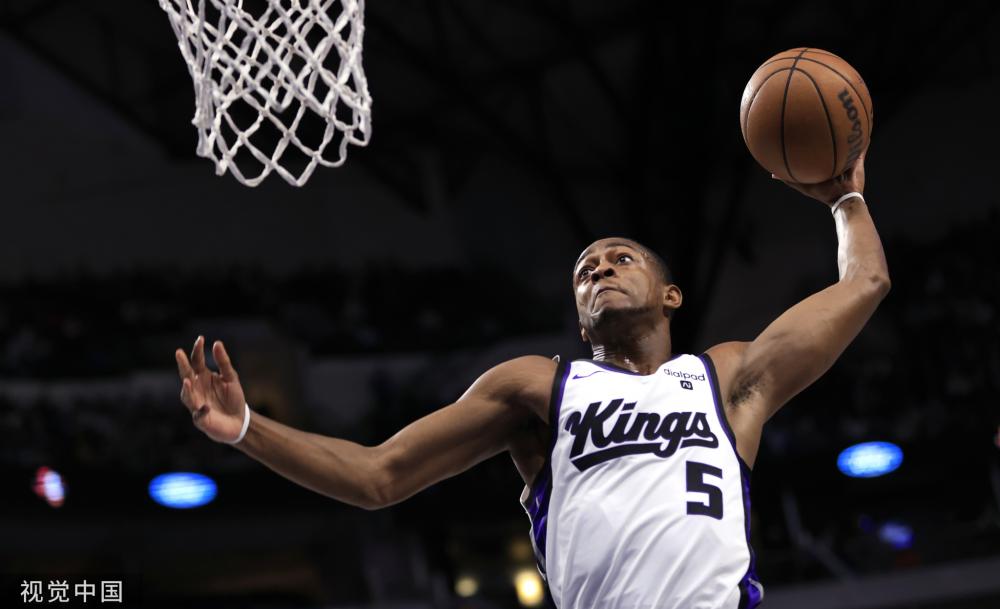 占据优势的 占据优势的