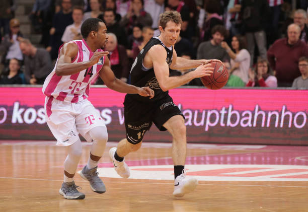 极为谨慎 极为谨慎