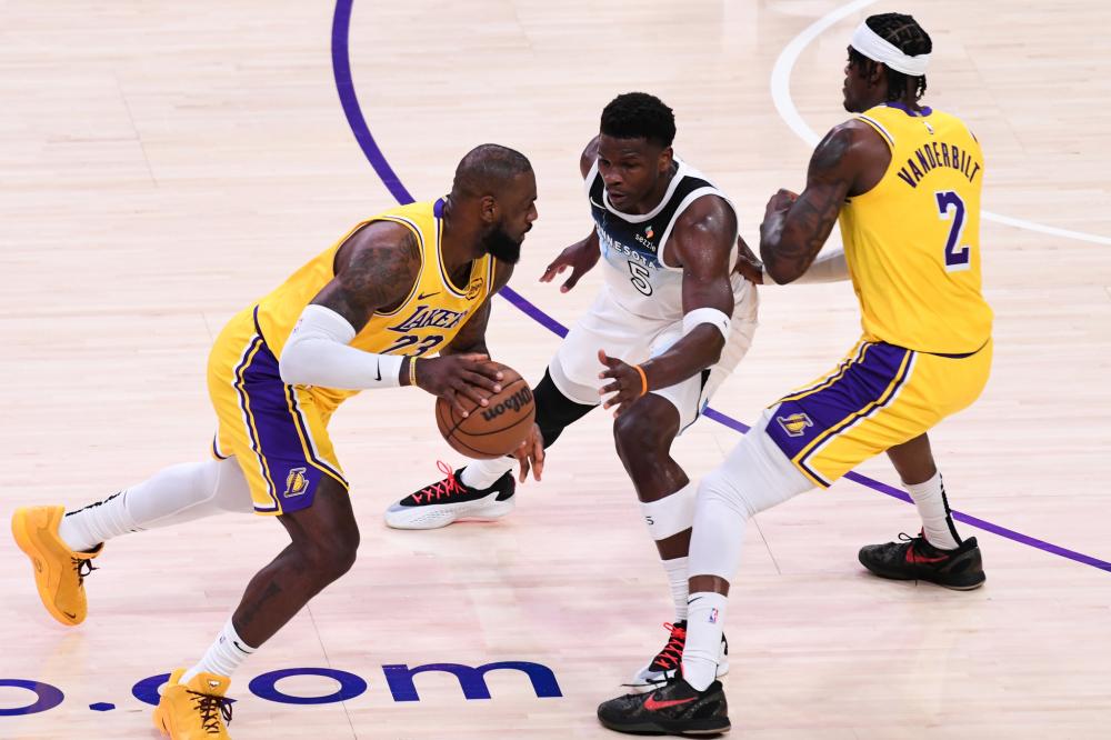 与球迷的联 与球迷的联